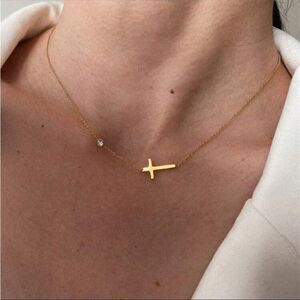 Trendy cross necklace N584